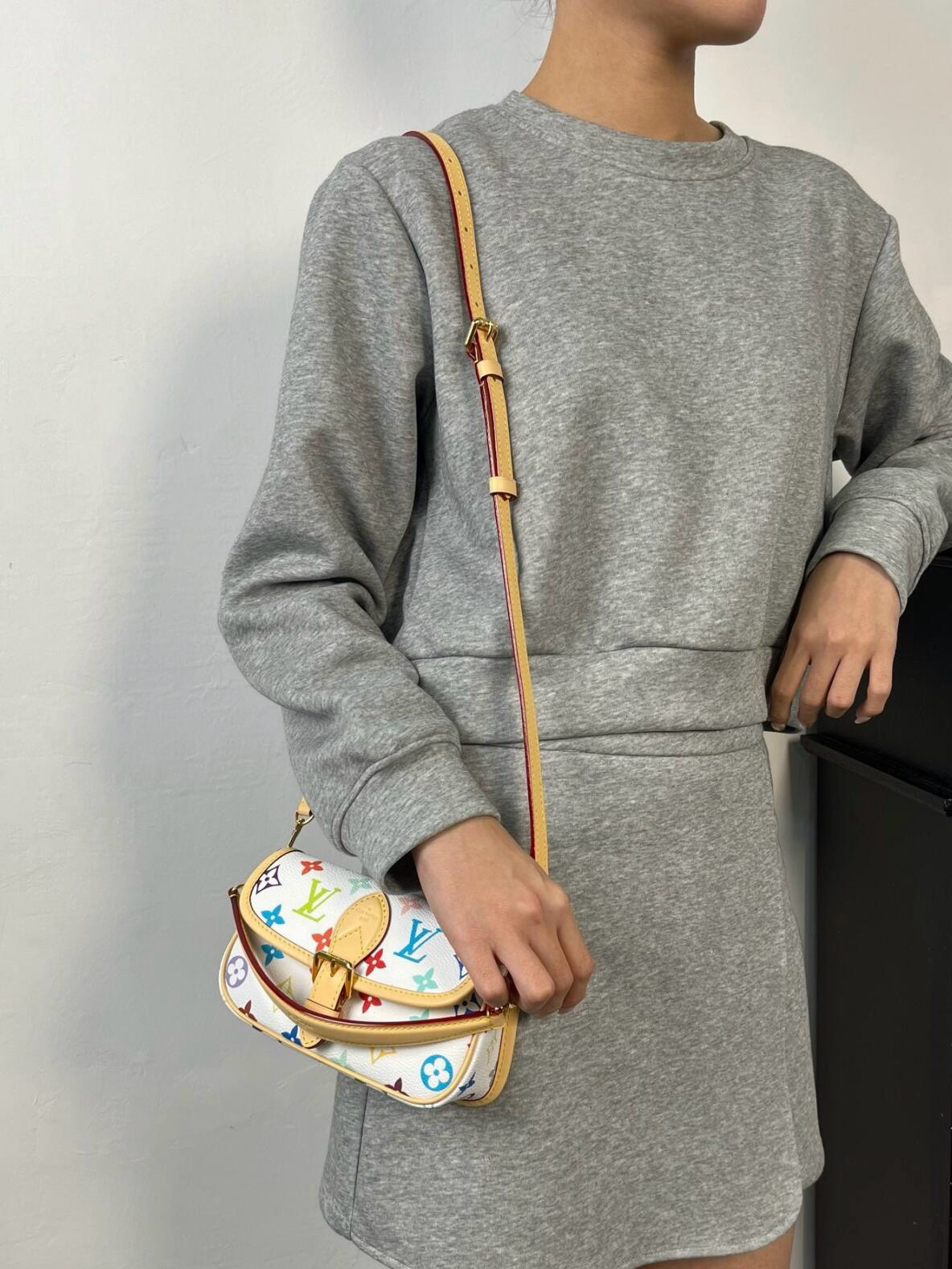 {"ARInfo":{"IsUseAR":false},"Version":"1.0.0","MakeupInfo":{"IsUseMakeup":false},"FaceliftInfo":{"IsChangeEyeLift":false,"IsChangeFacelift":false,"IsChangePostureLift":false,"IsChangeNose":false,"IsChangeFaceChin":false,"IsChangeMouth":false,"IsChangeThinFace":false},"BeautyInfo":{"SwitchMedicatedAcne":false,"IsAIBeauty":false,"IsBrightEyes":false,"IsSharpen":false,"IsOldBeauty":false,"IsReduceBlackEyes":false},"HandlerInfo":{"AppName":2},"FilterInfo":{"IsUseFilter":false}}